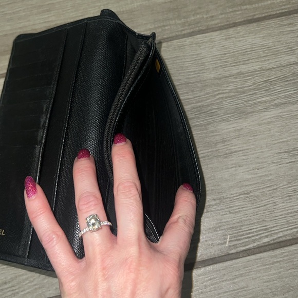 Chanel CC Button Black Leather Bifold Wallet EUC - Picture 12 of 13